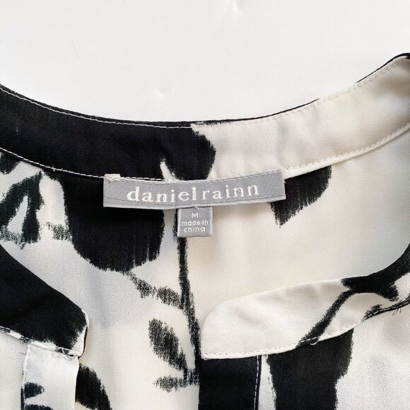 Daniel Rainn Blouse Woman’s Medium Koda Split Neck Floral Tunic Tab Sleeve - Picture 7 of 11